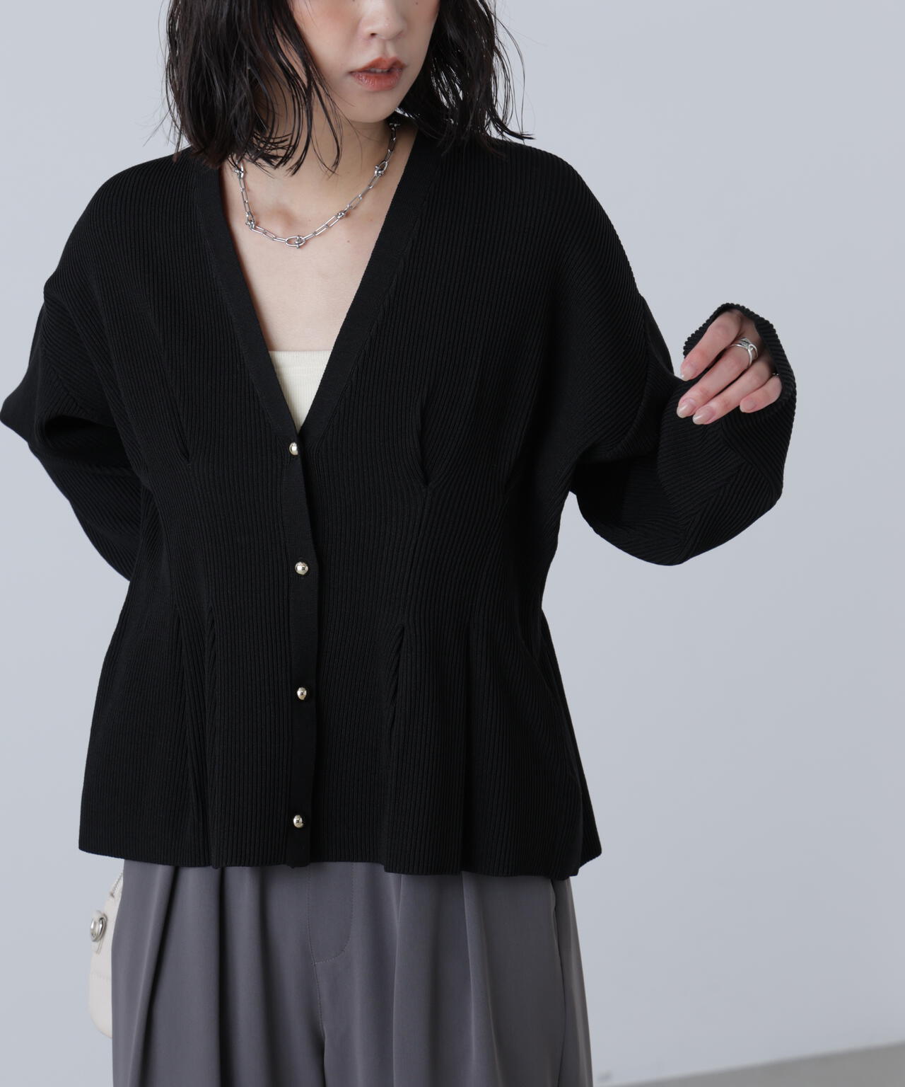 【MFM】ウエストタックメタリックボタンカーディガン