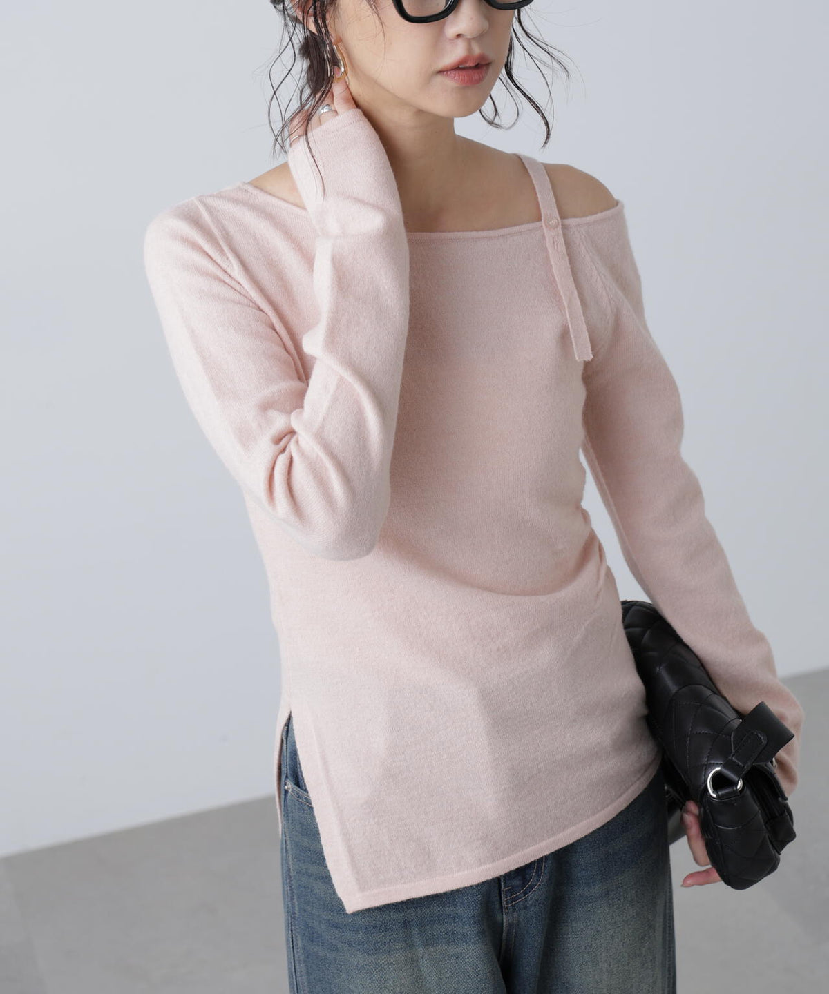 ワンショルダーストラップニット