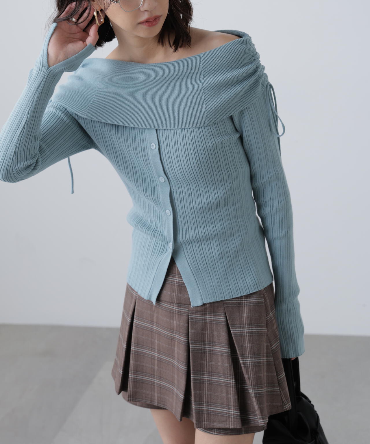 リボンシャーリングオフショルダーニット | FREE'S MART（フリーズ