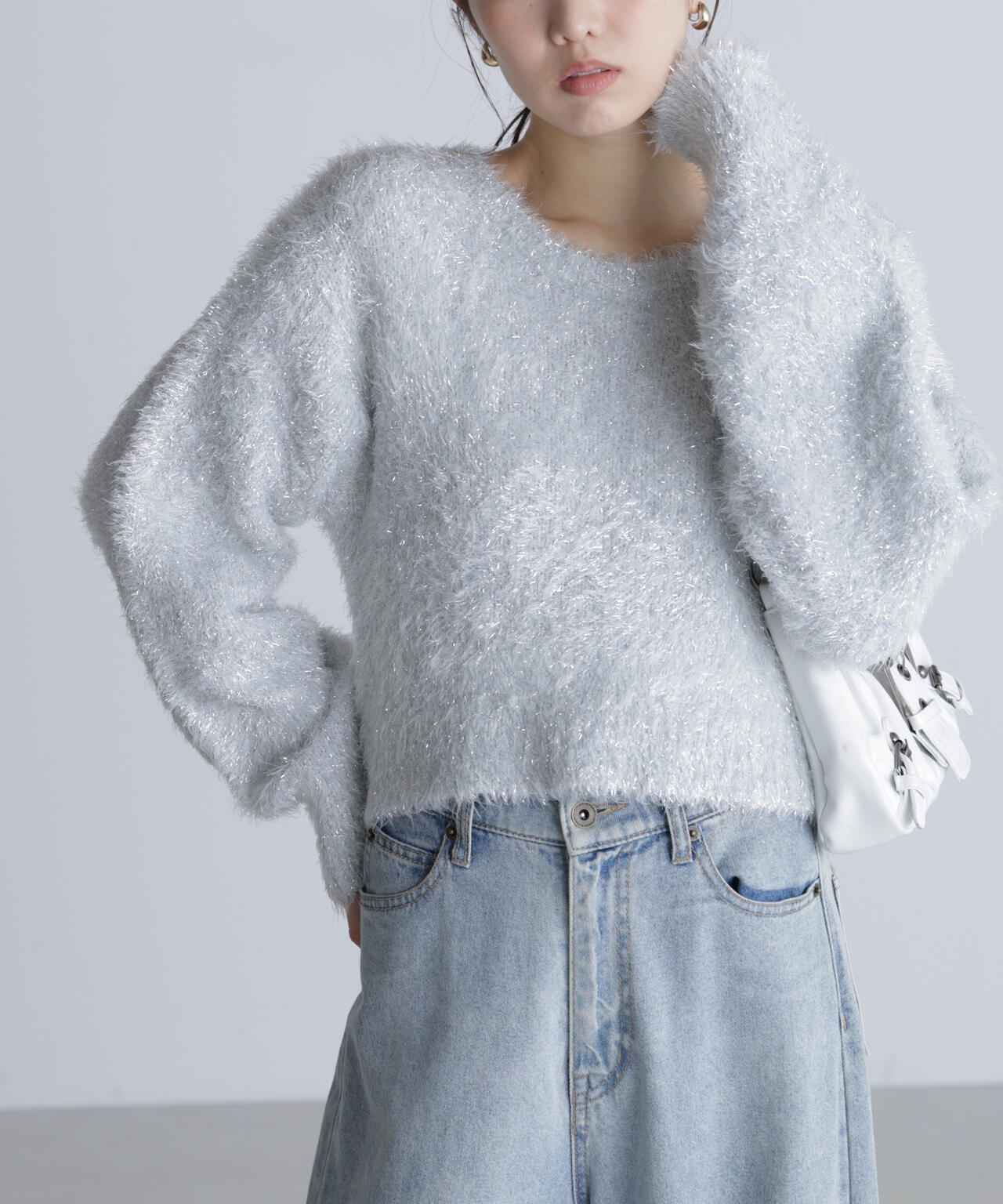 ラメフェザープルオーバーニット