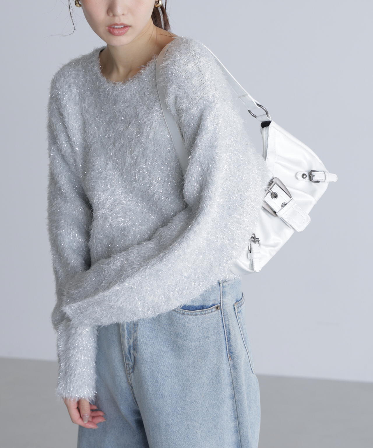 ラメフェザープルオーバーニット