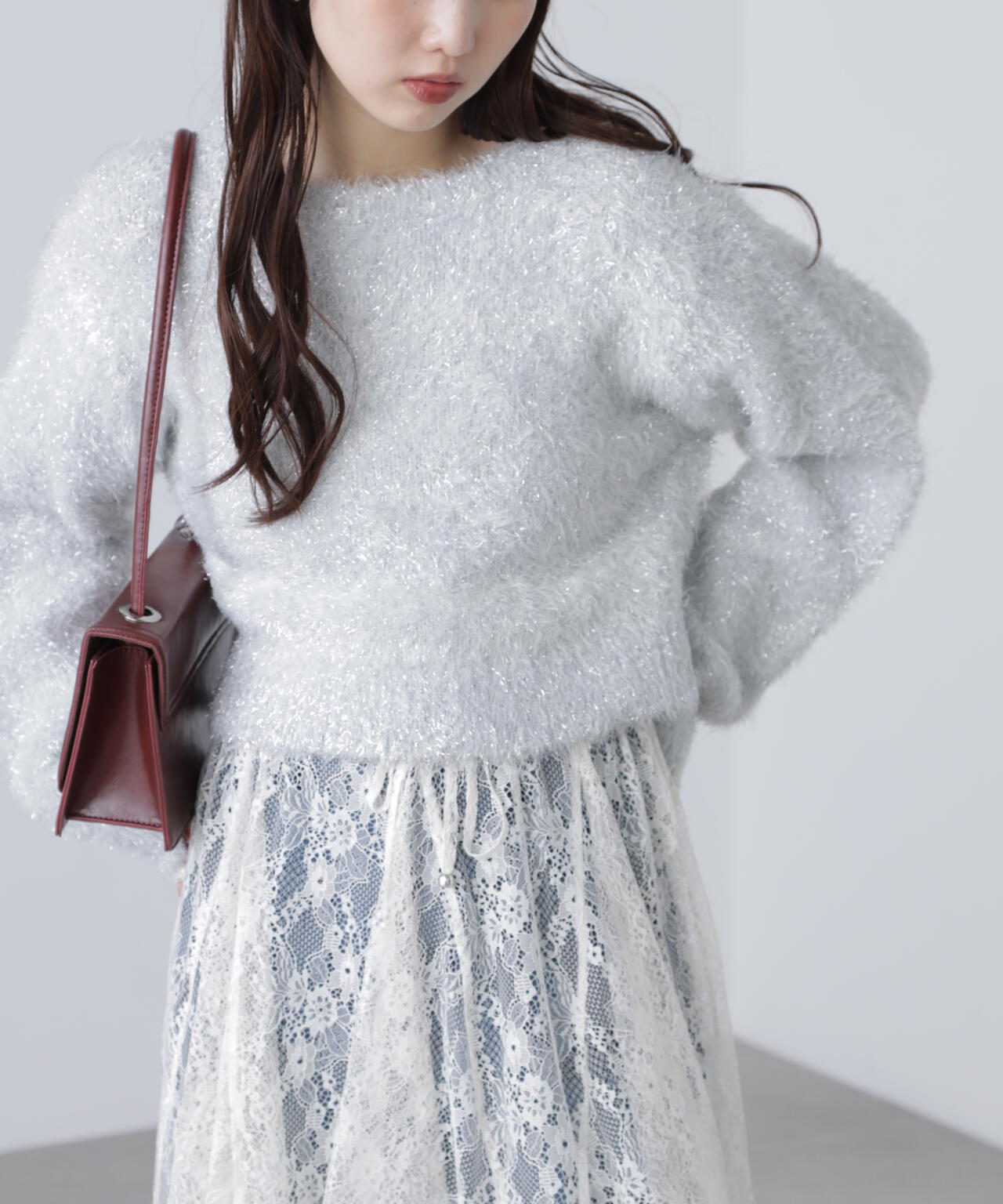 ラメフェザープルオーバーニット