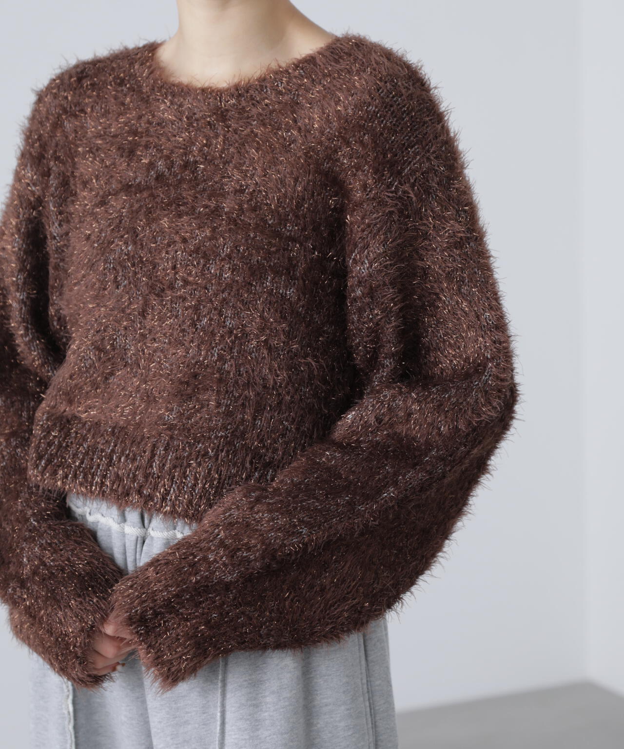 ラメフェザープルオーバーニット