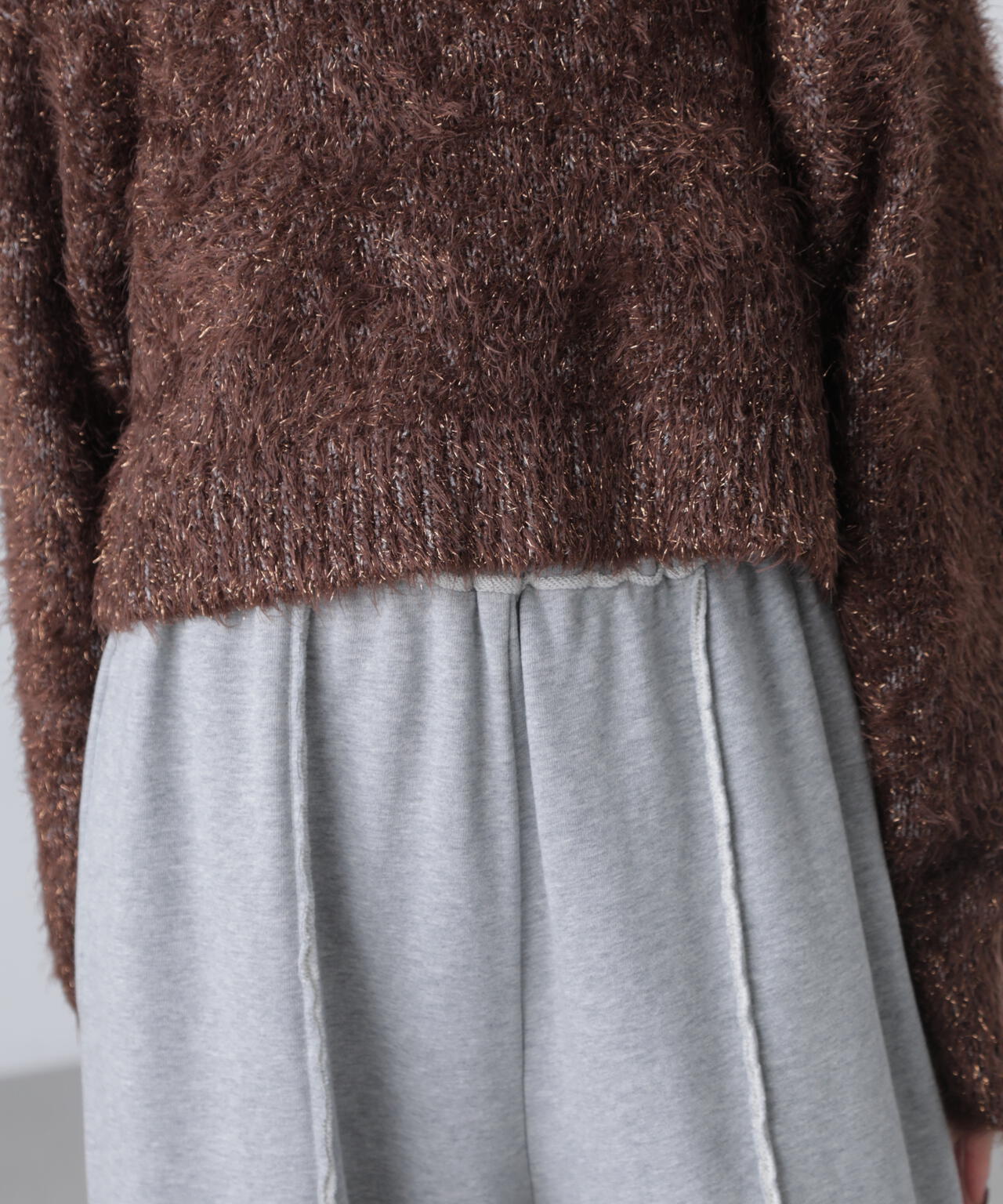 ラメフェザープルオーバーニット