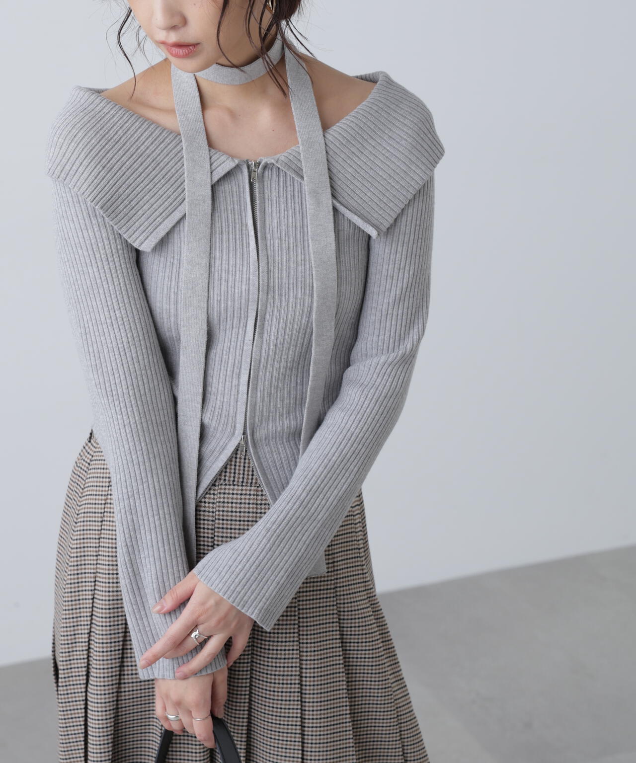 オフショルニット フロントジップリブ衿オフショルニット | FREE'S MART（フリーズマート