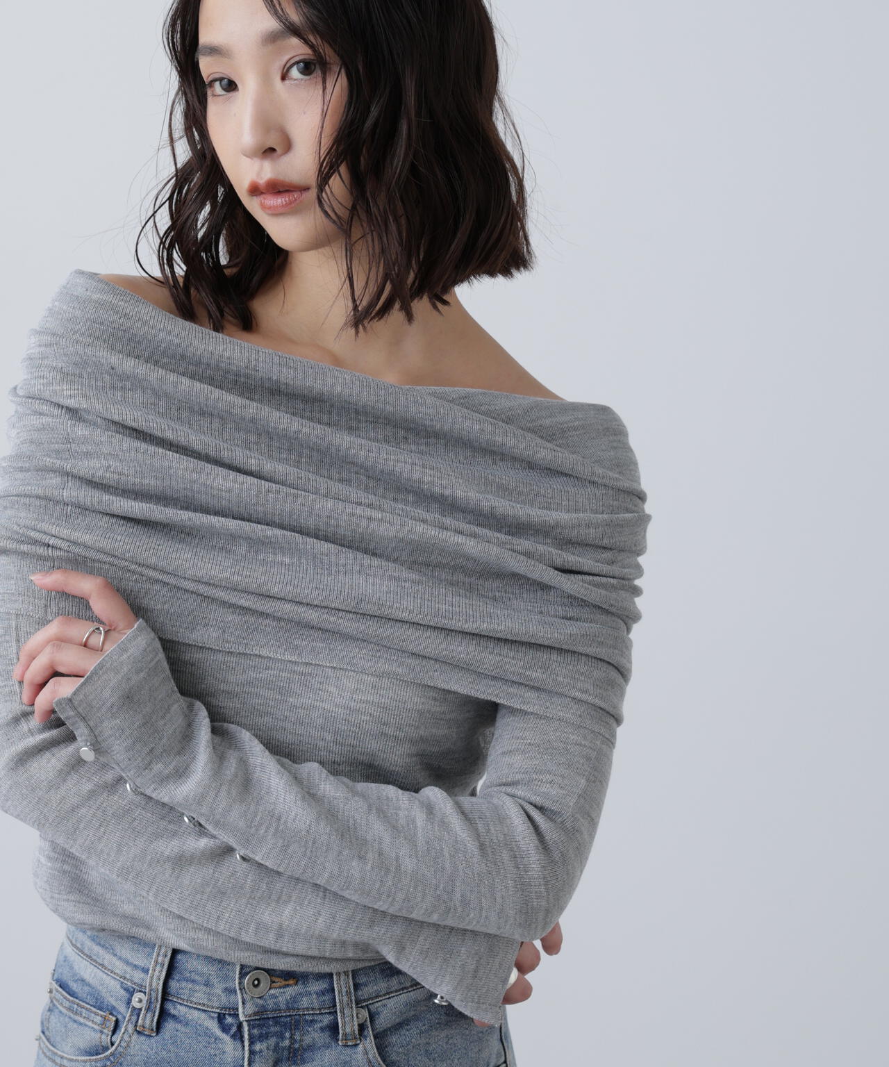 【RIO企画】袖口ボタンオフショルニット〈MFM〉