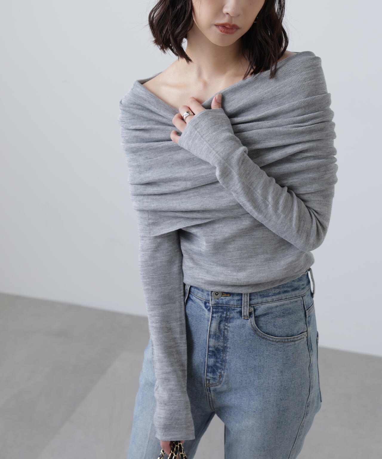 【RIO企画】袖口ボタンオフショルニット〈MFM〉