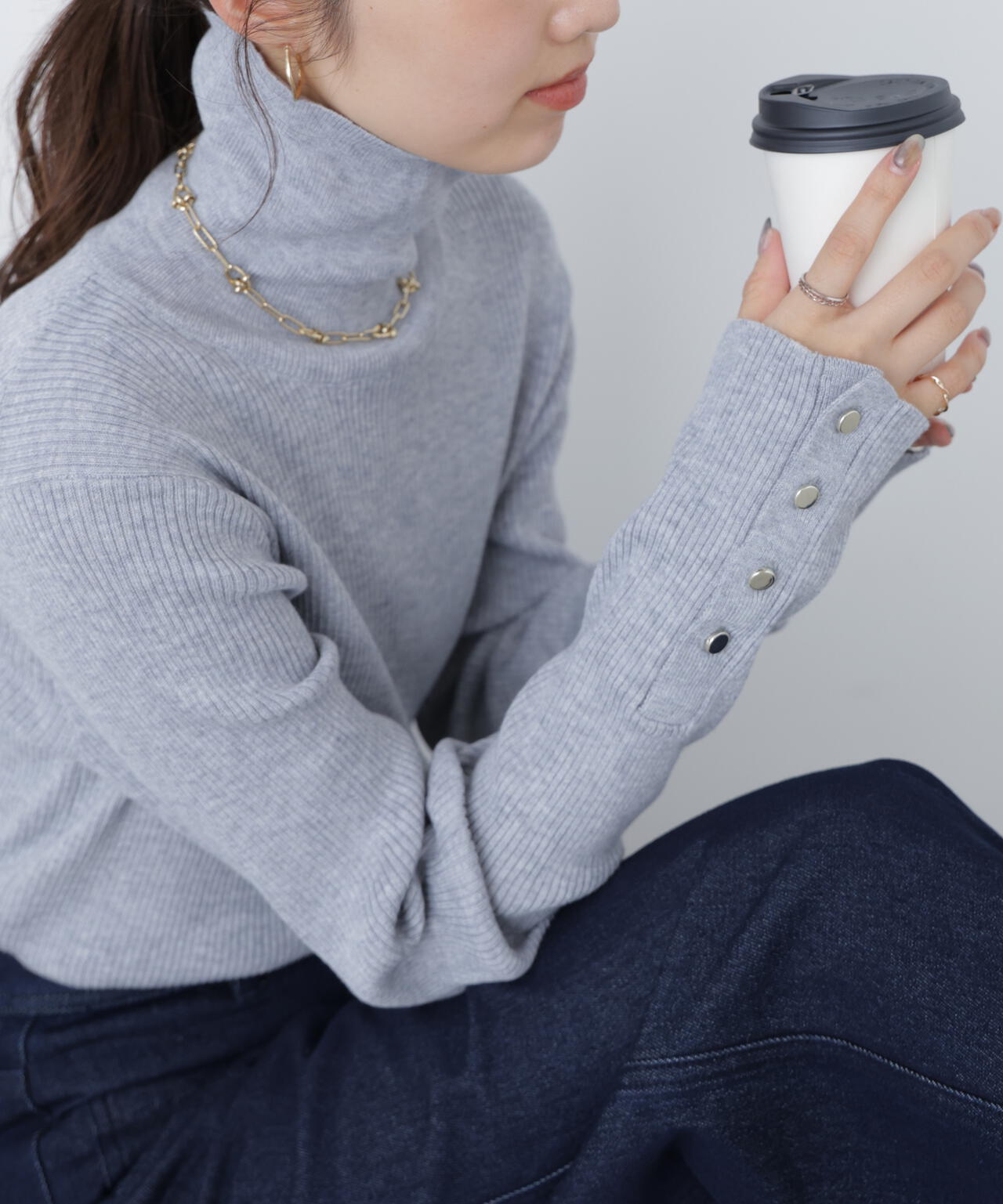 【MFM】袖金ボタンリブタートルニット