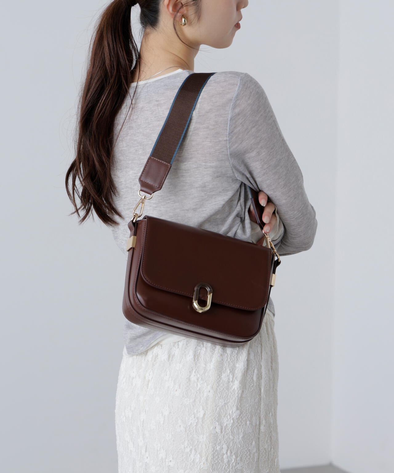 レトロフラップショルダーバッグ