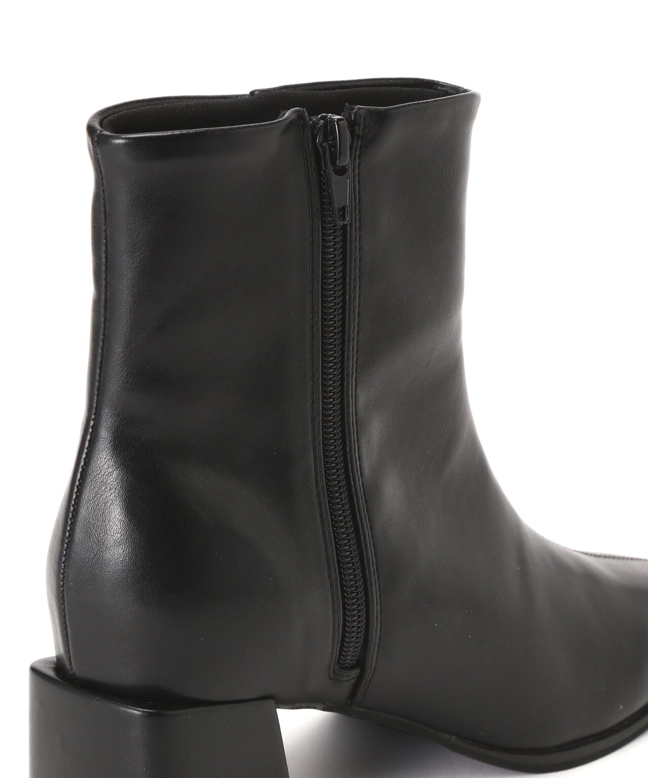 オーバーヒールブーツ