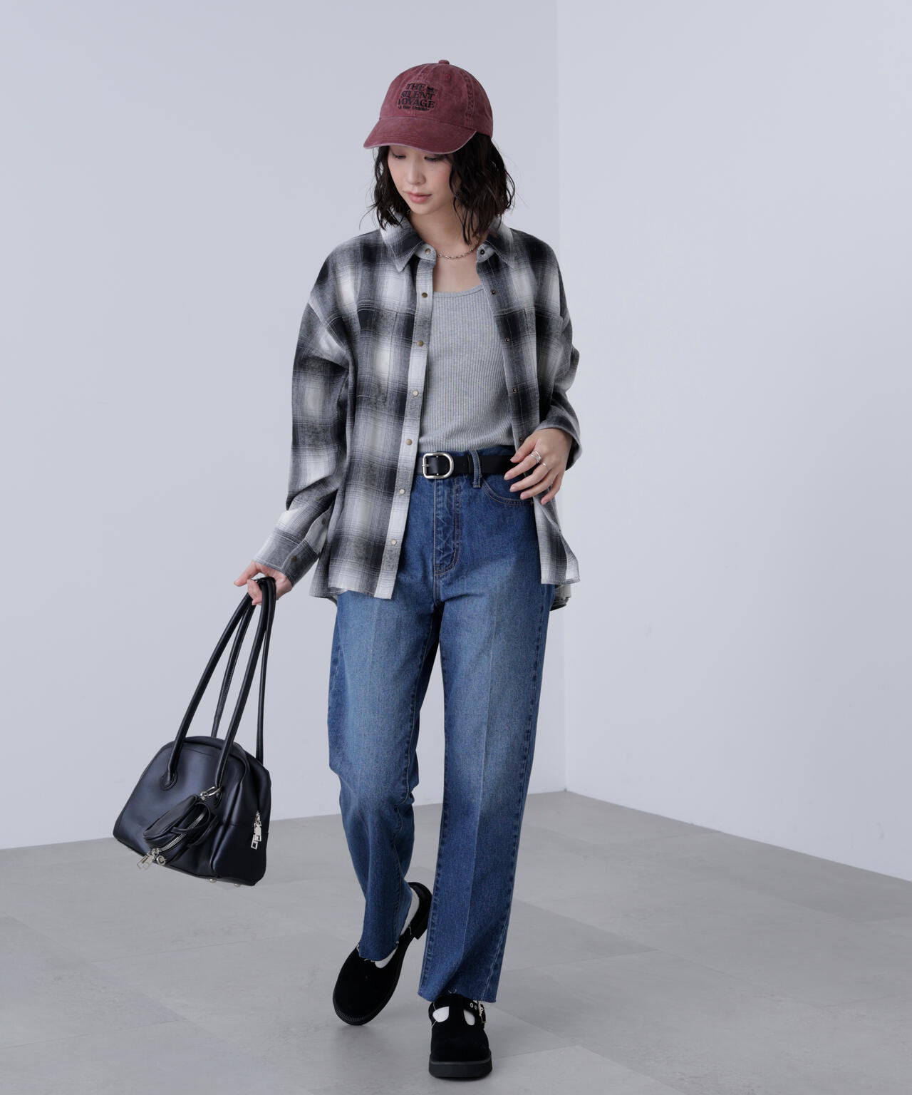 センタープレススリムストレートデニムパンツ