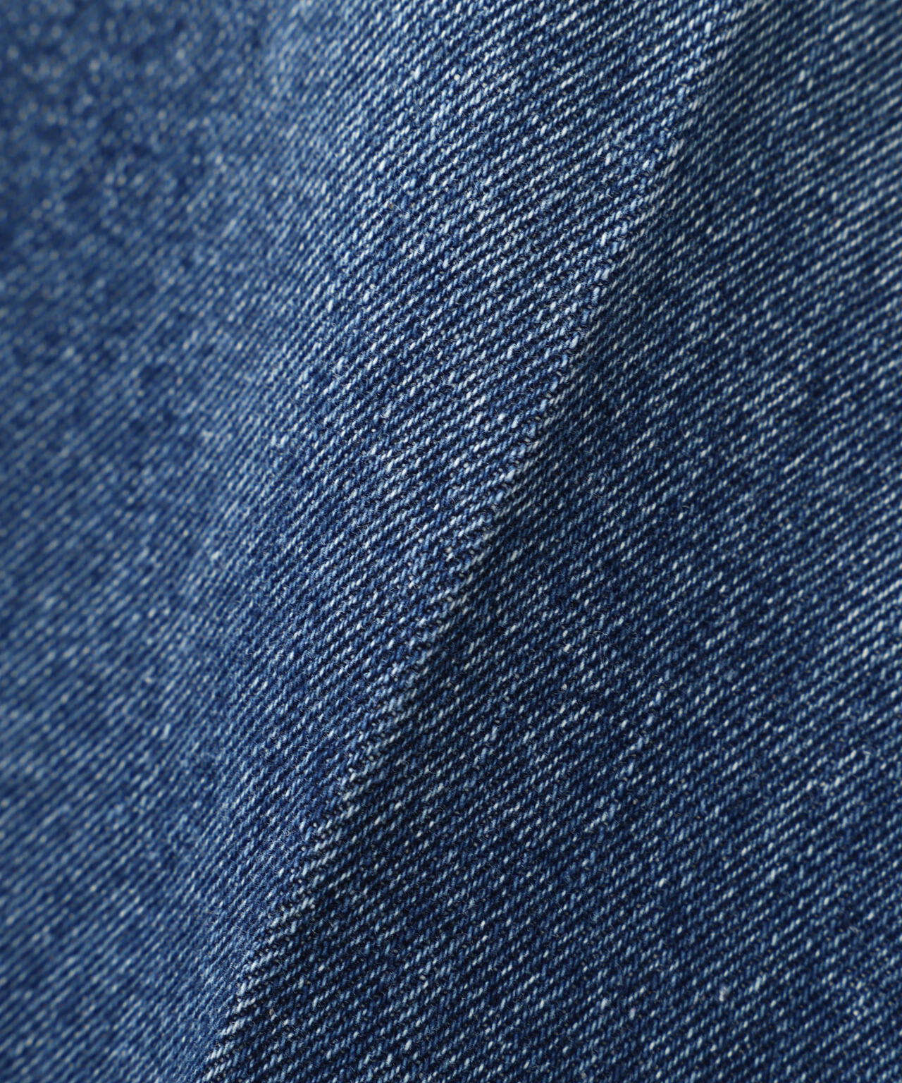 センタープレススリムストレートデニムパンツ