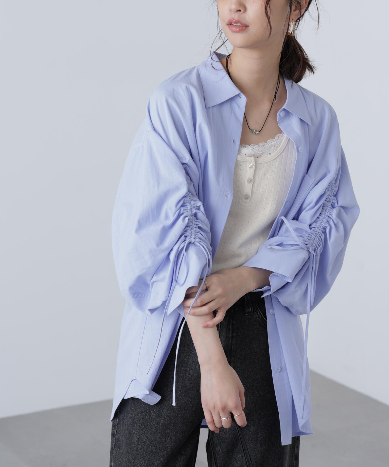 袖シャーリングオーバーシャツ