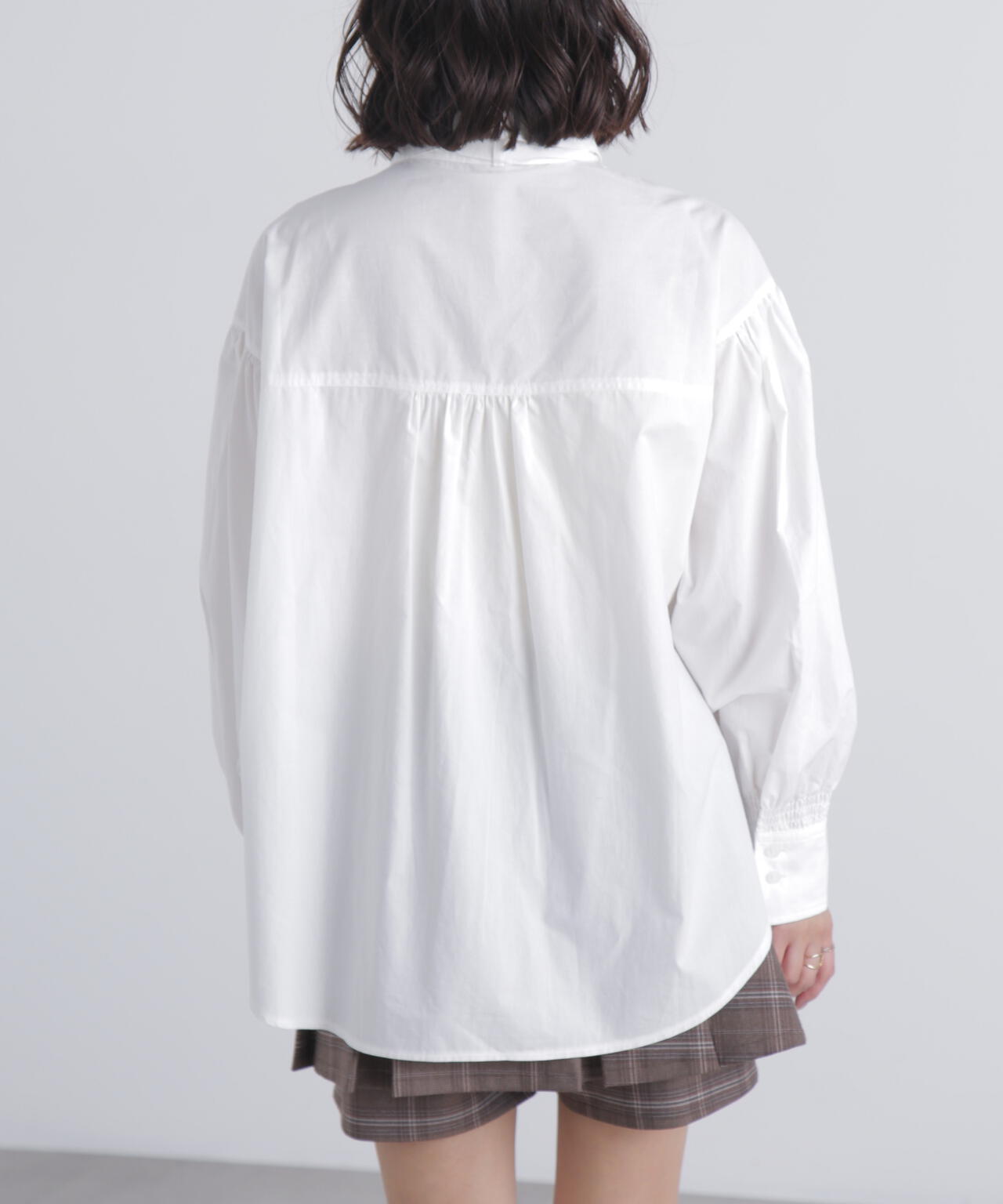 ボウタイ付きブラウス