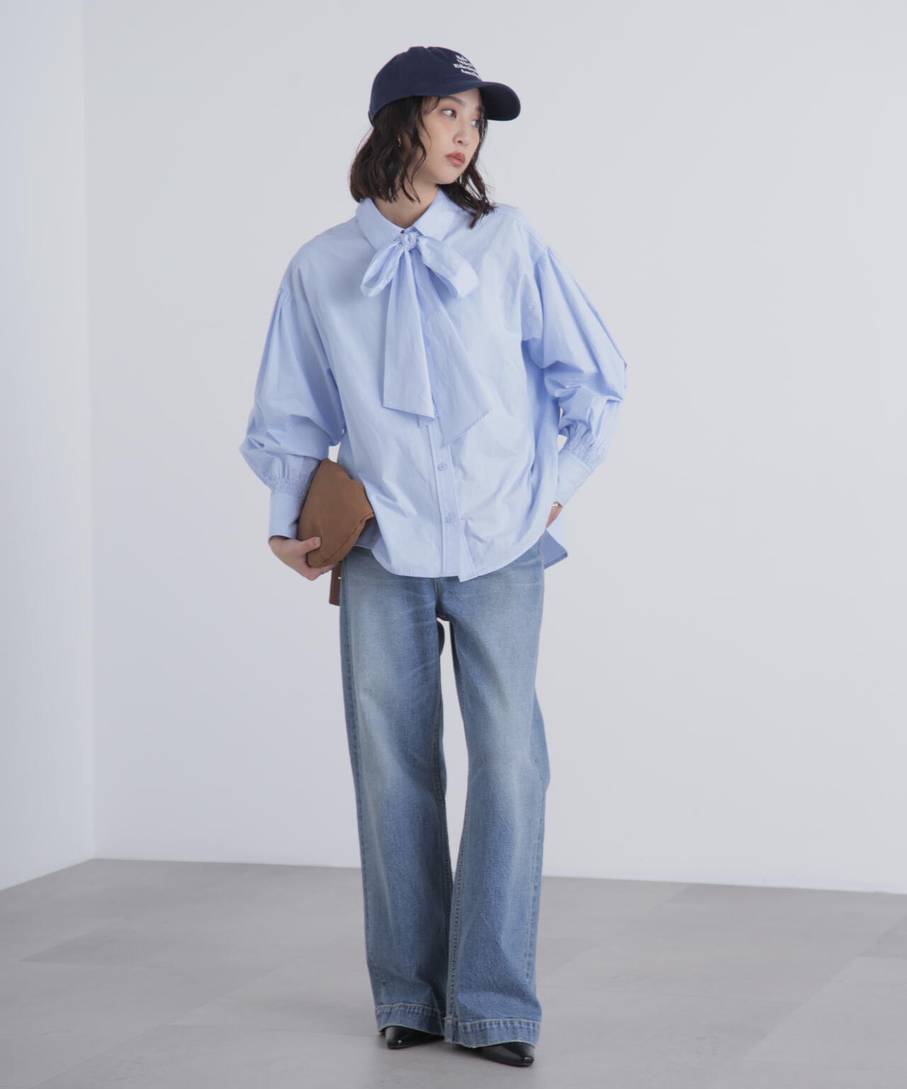 ボウタイ付きブラウス