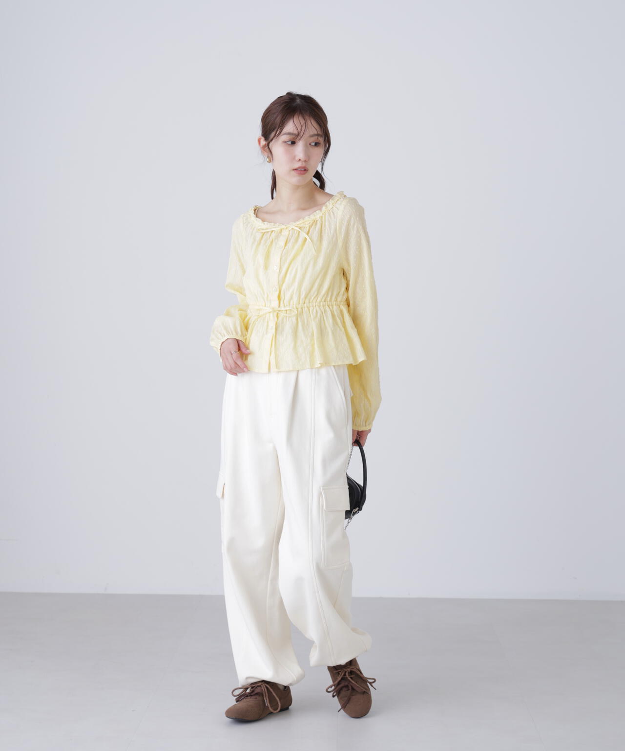 コットンレースペプラムブラウス