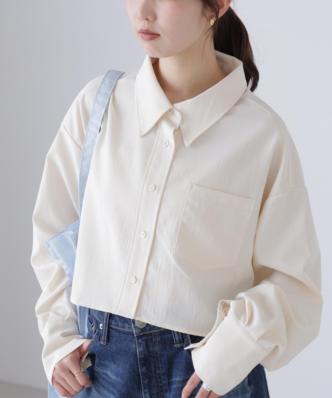 バックレースアップショート丈シャツ