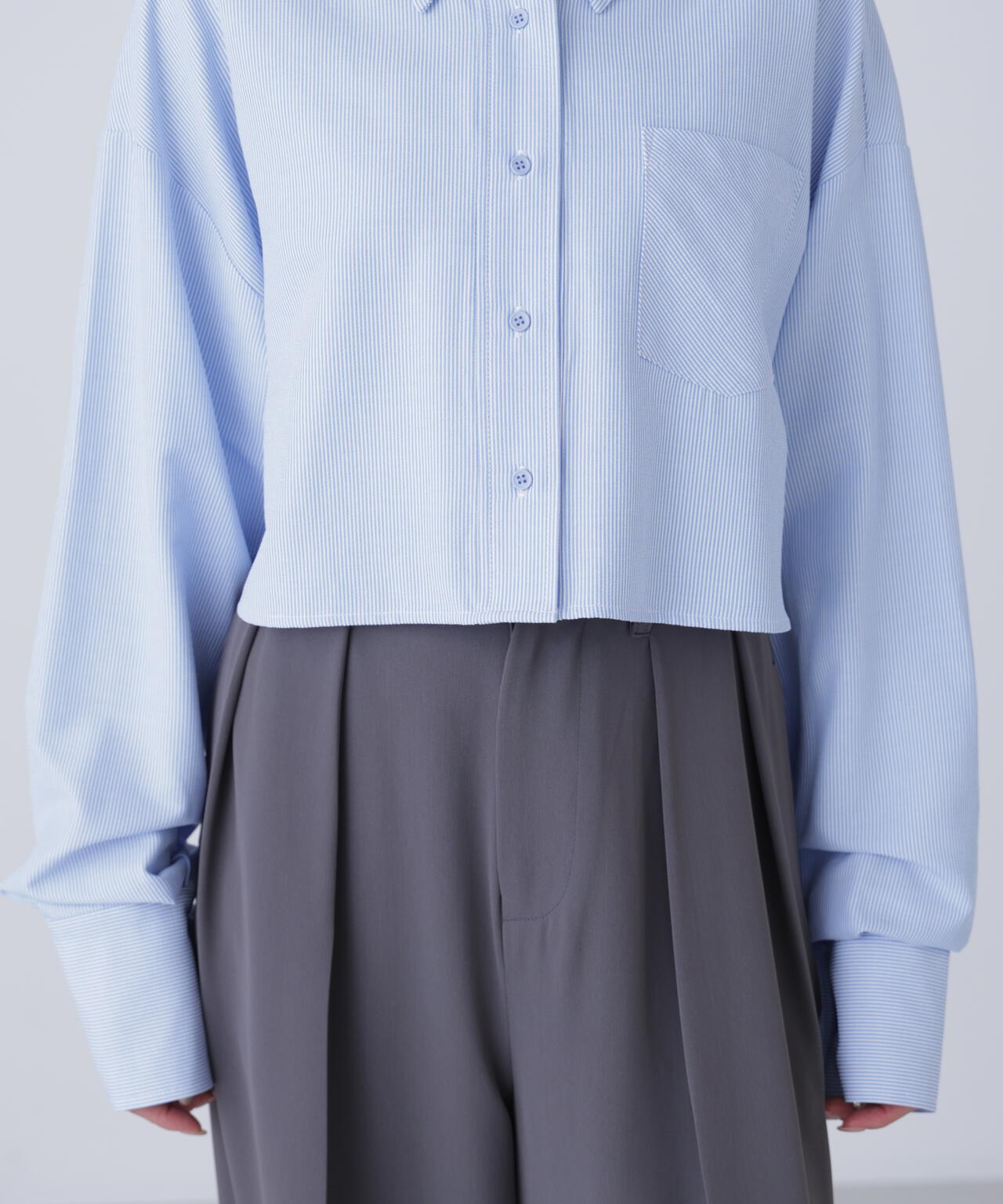 バックレースアップショート丈シャツ