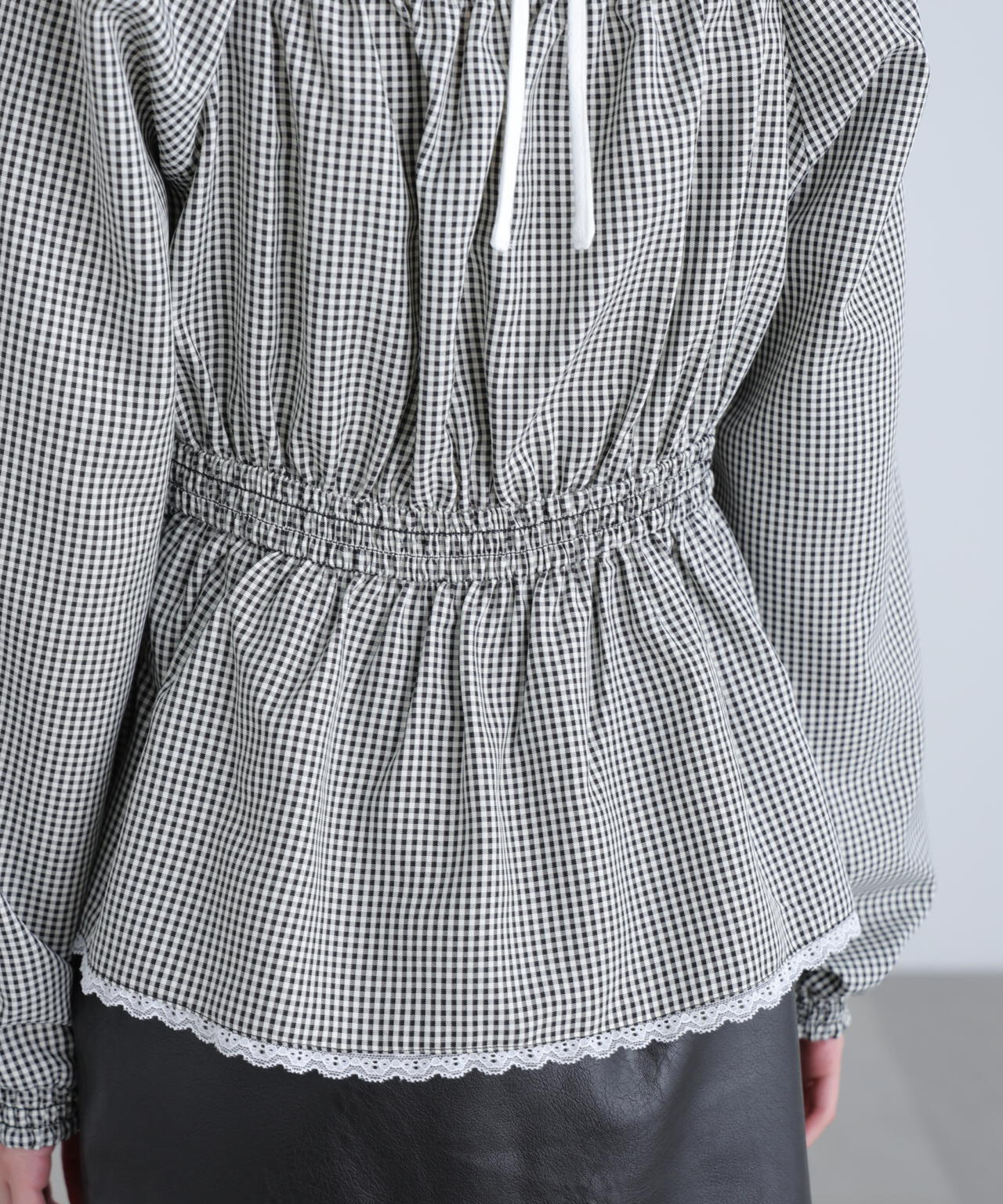 レイヤード風ギンガムチェックペプラムブラウス