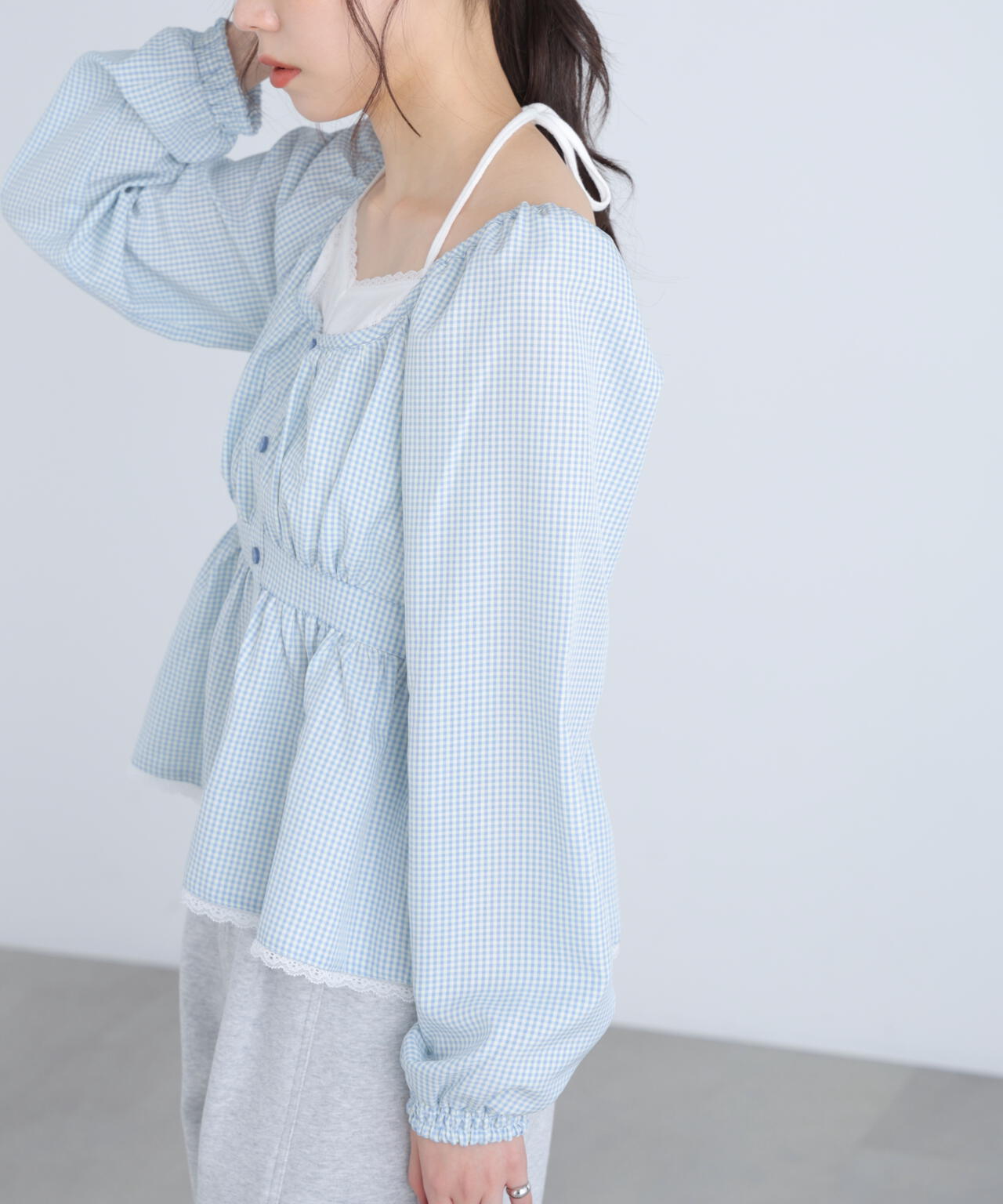 レイヤード風ギンガムチェックペプラムブラウス