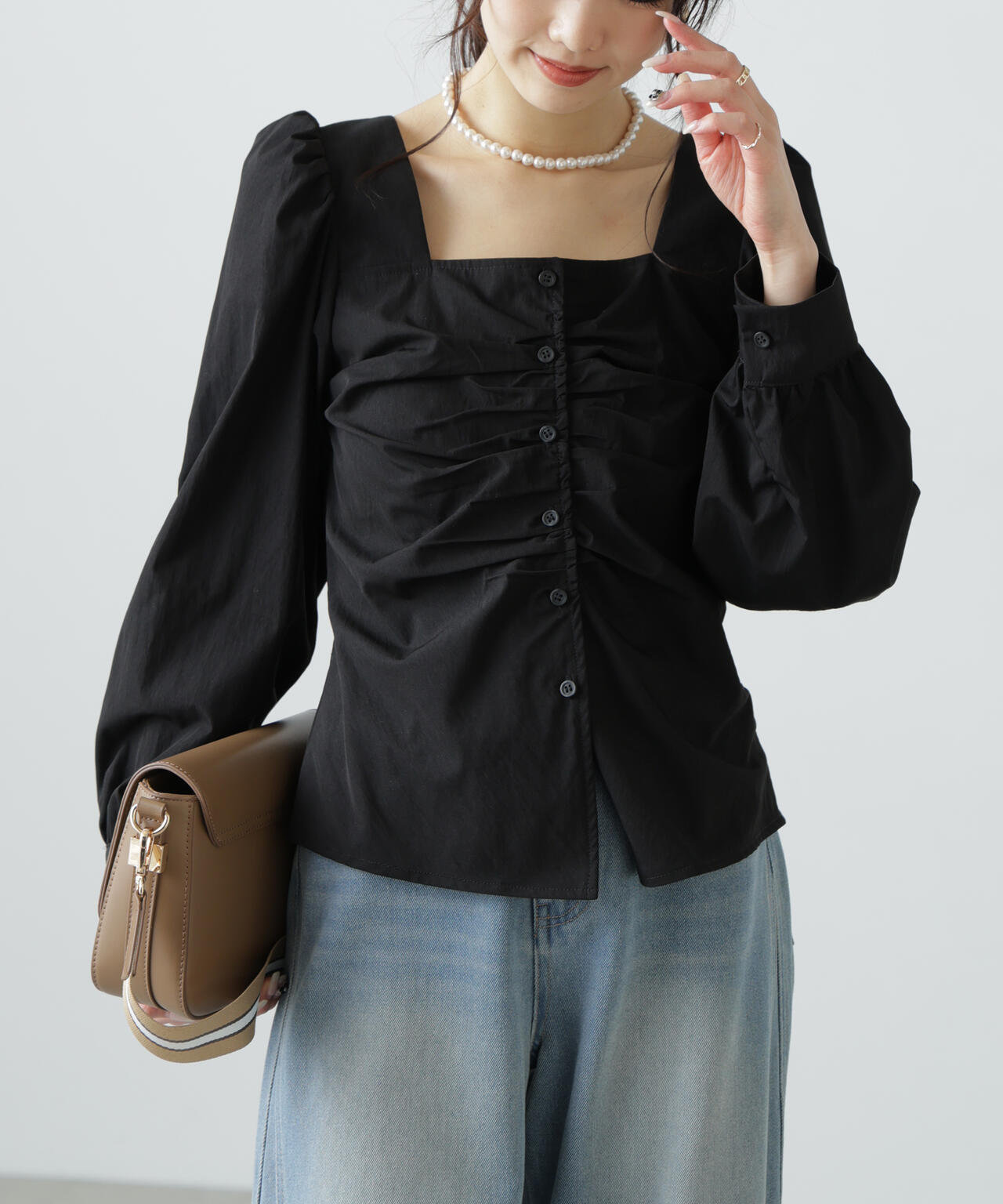 フロントギャザースクエアネックブラウス
