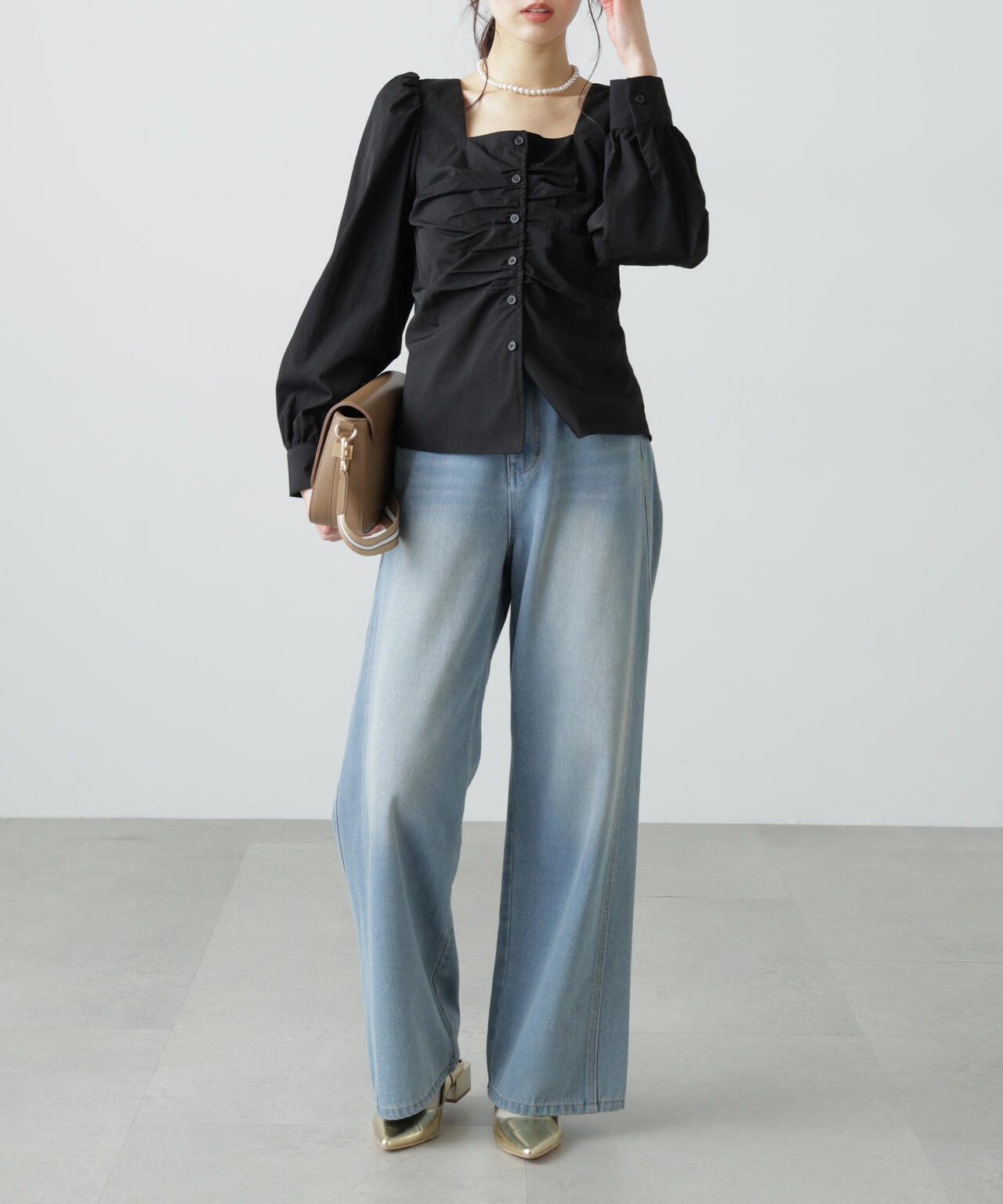 フロントギャザースクエアネックブラウス