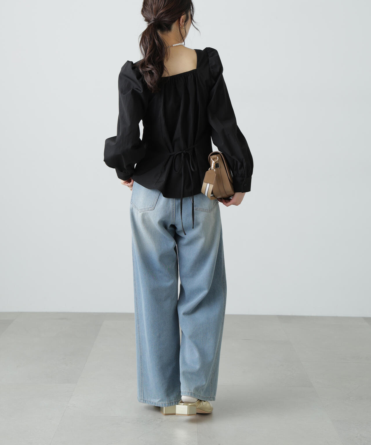 フロントギャザースクエアネックブラウス