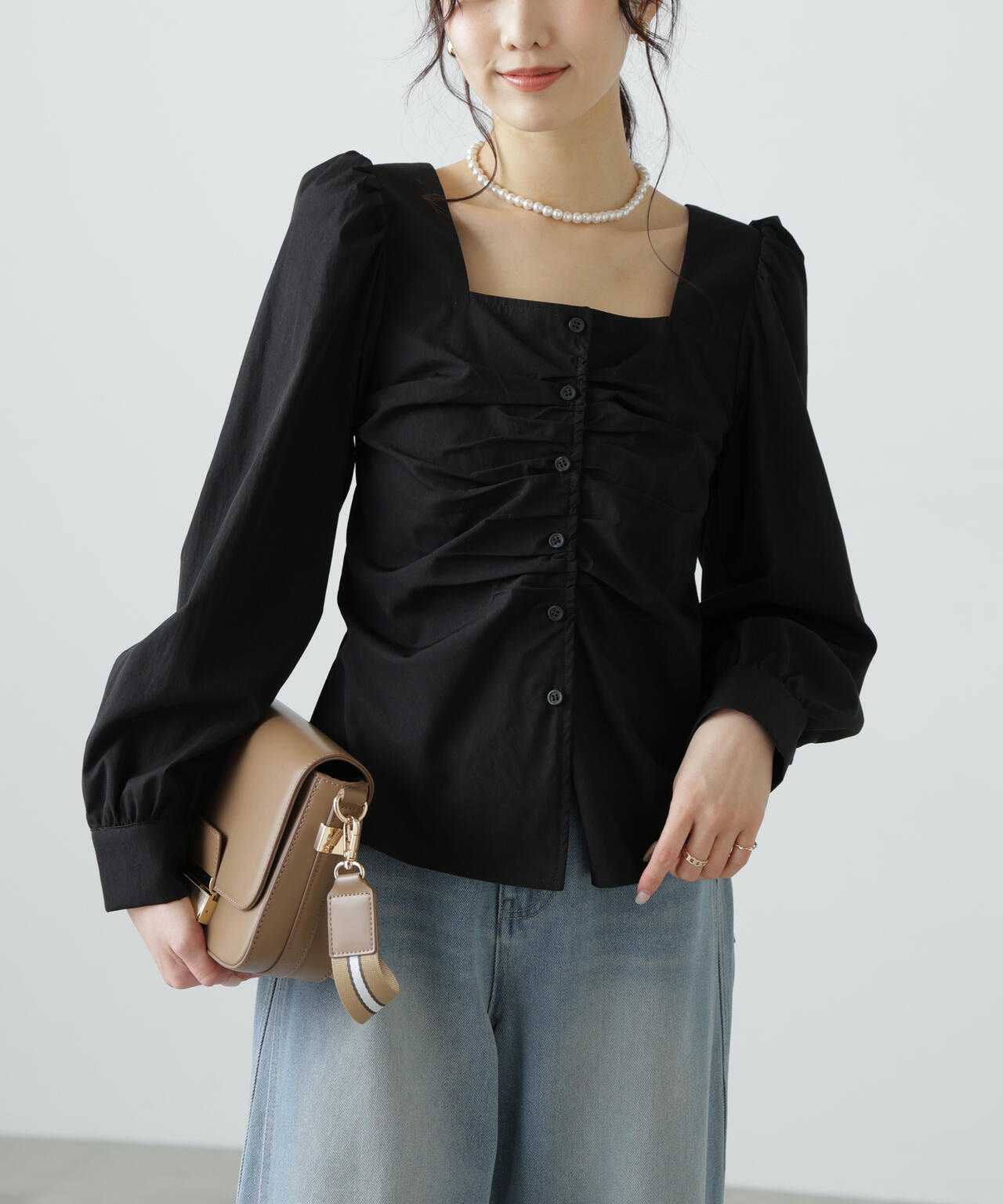 フロントギャザースクエアネックブラウス