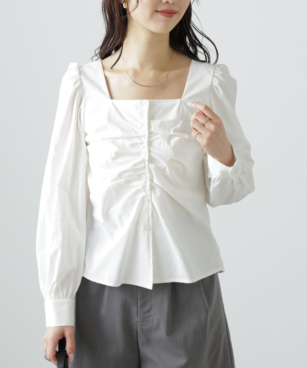 フロントギャザースクエアネックブラウス