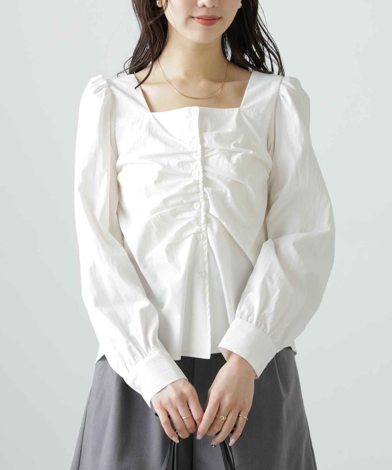 フロントギャザースクエアネックブラウス