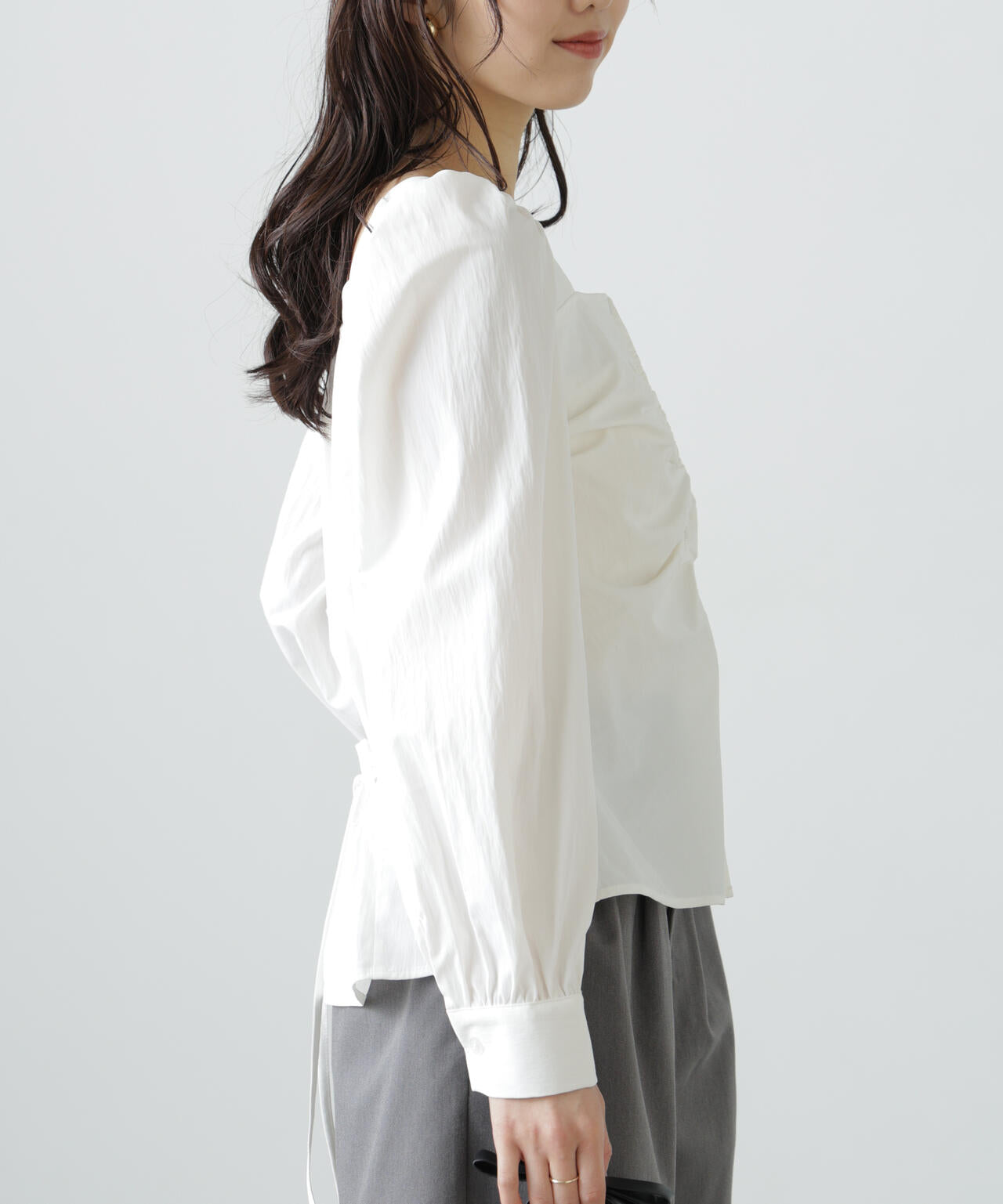 フロントギャザースクエアネックブラウス