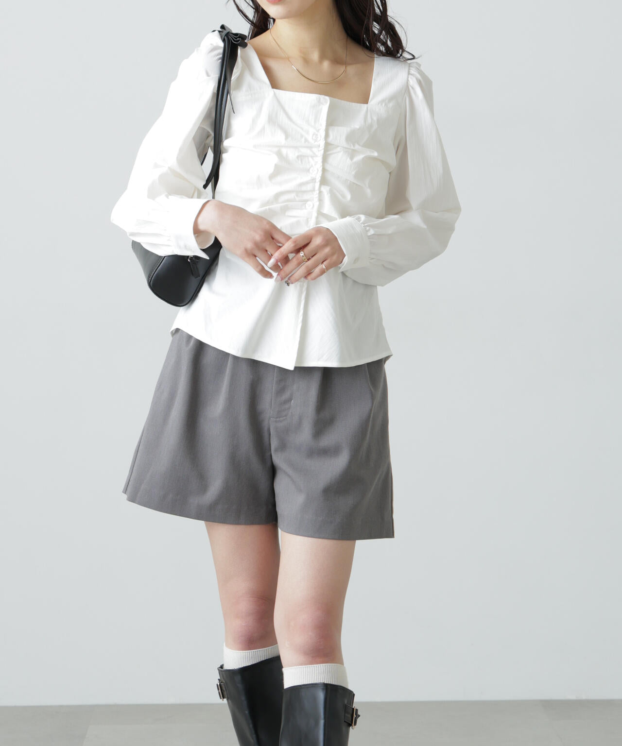 フロントギャザースクエアネックブラウス