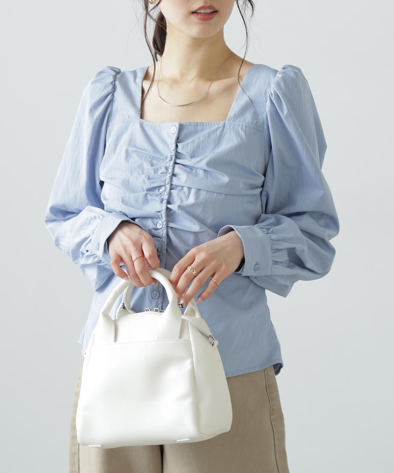 フロントギャザースクエアネックブラウス