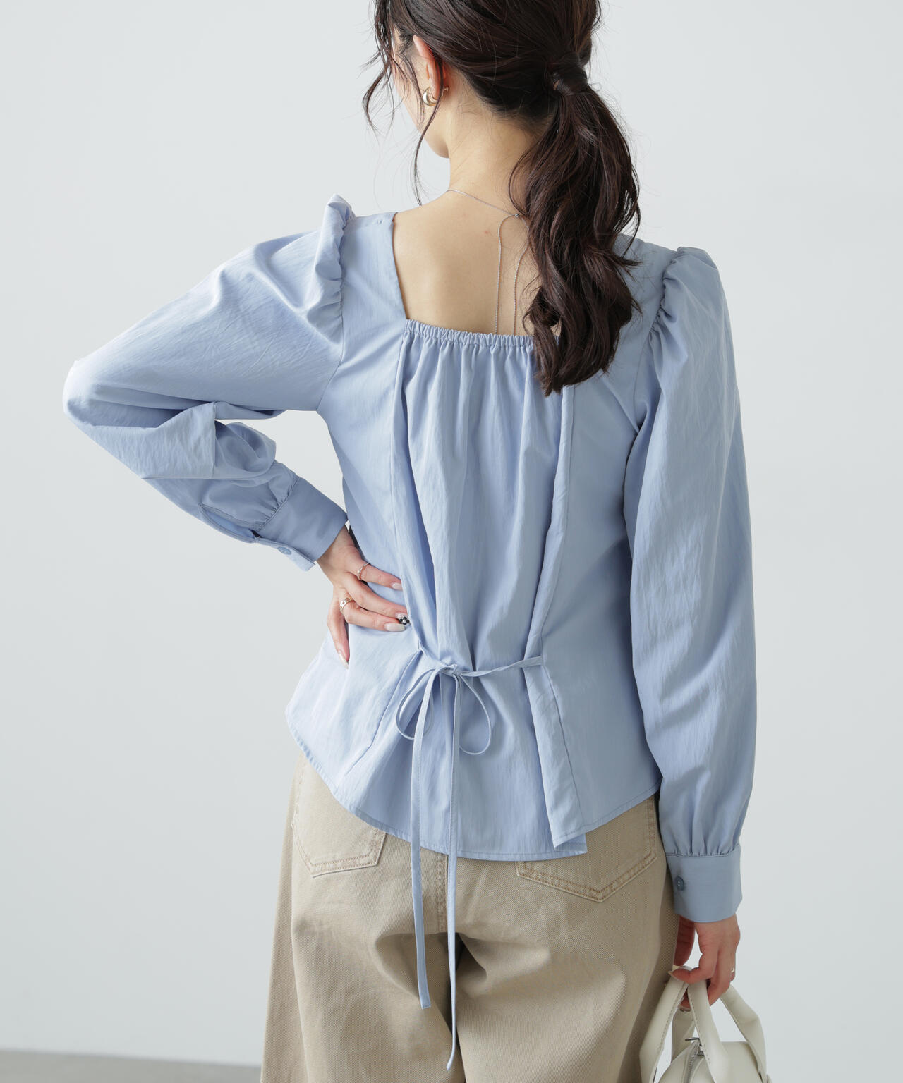 フロントギャザースクエアネックブラウス