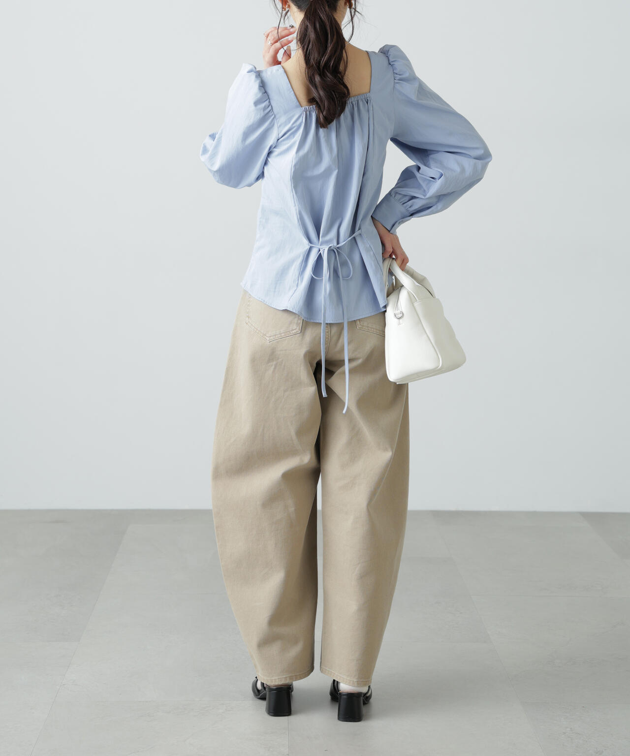 フロントギャザースクエアネックブラウス