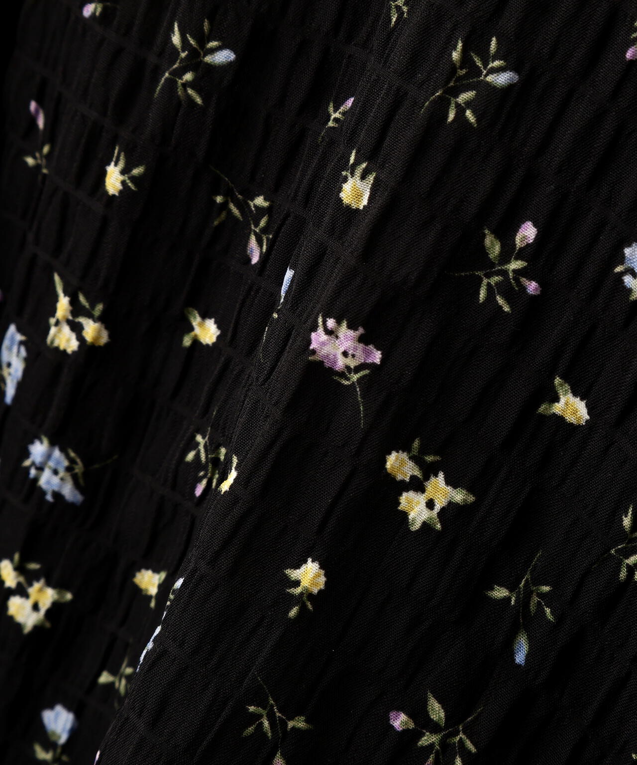 フラワー2wayラッフルブラウス