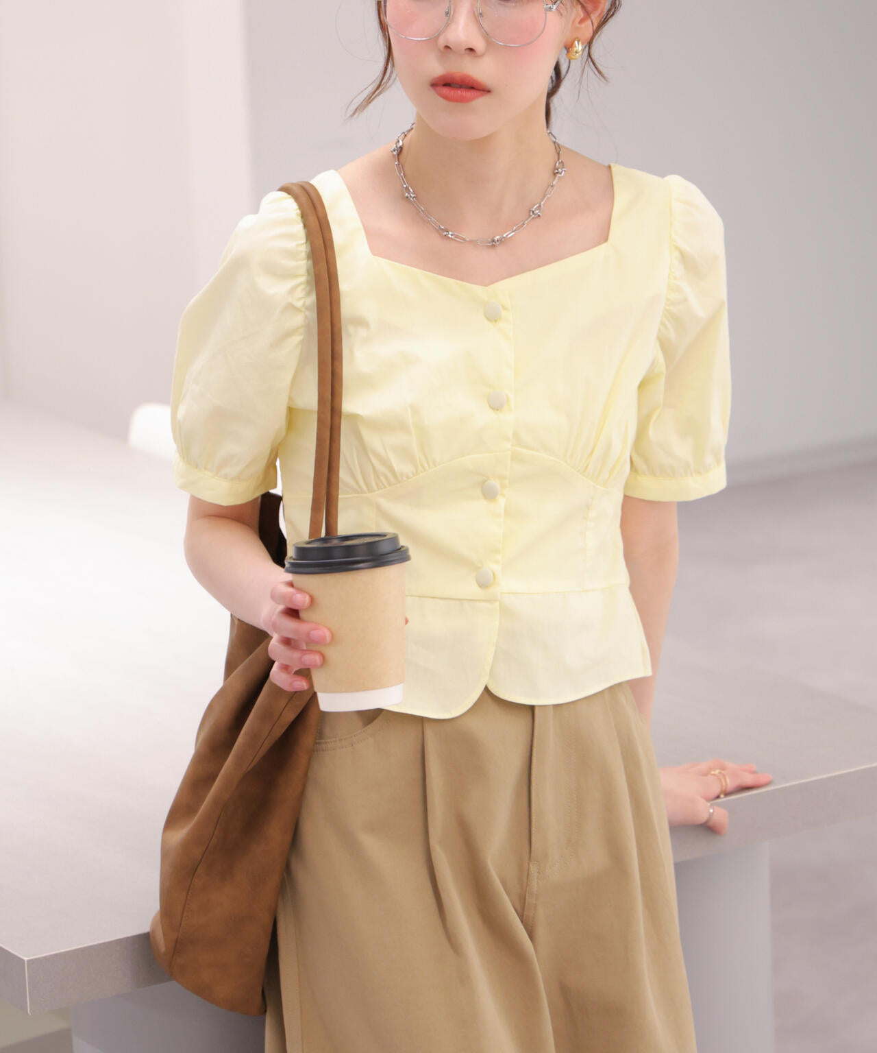 新品 パフスリーブブラウス お値下げ ROPÉ(ロペ) / 【洗える・羽織にもなる】Vネック5分袖パフスリーブ