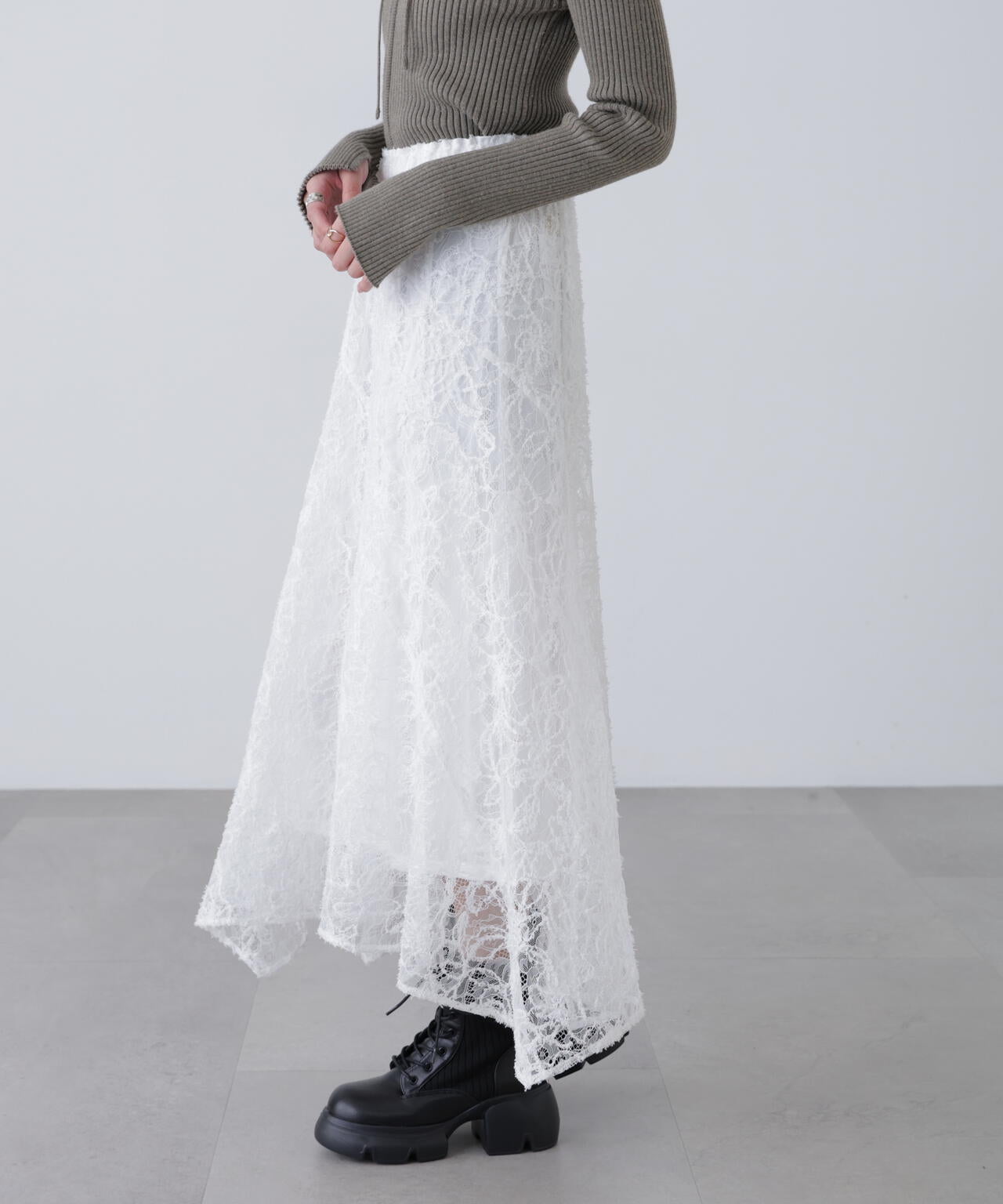 1オーナー　ホワイトフレア 1カートンバーコード部分の切り取り無し 2wayモールレースパネルフレアスカート | FREE'S MART（フリーズマート