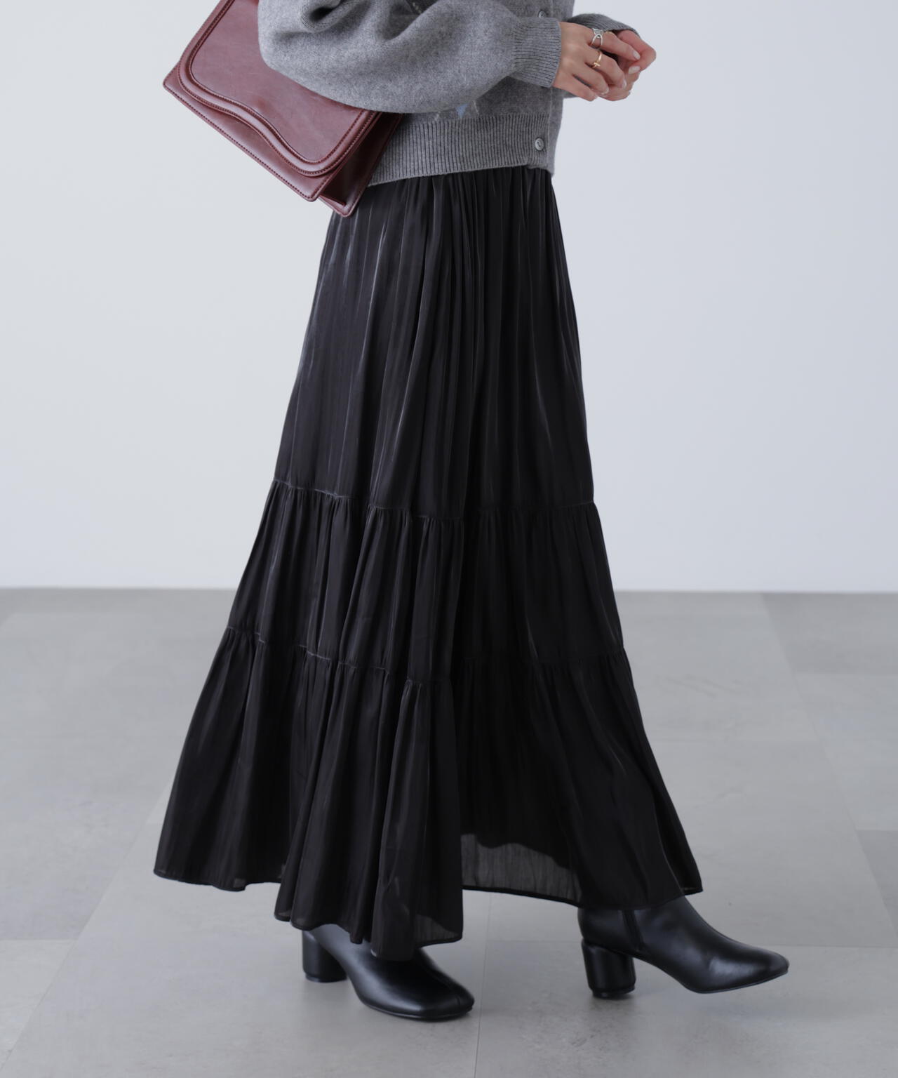 シャイニーティアードスカート