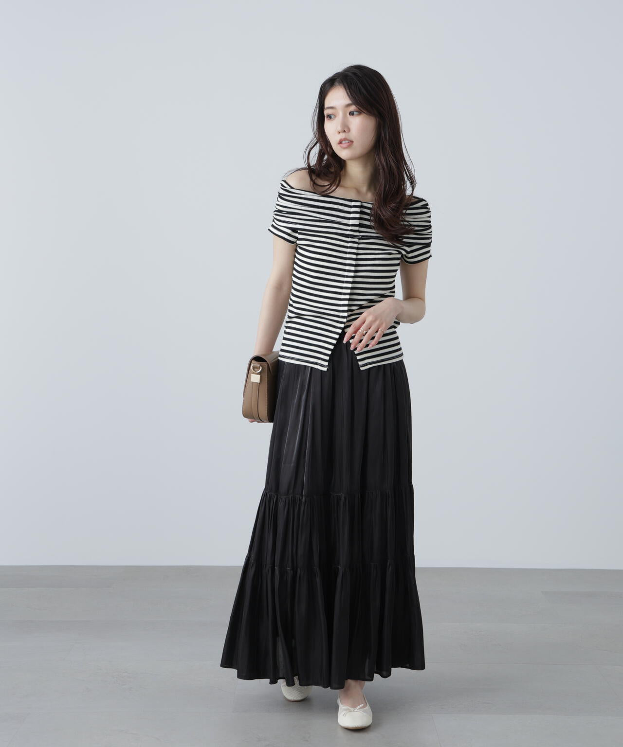 シャイニーティアードスカート