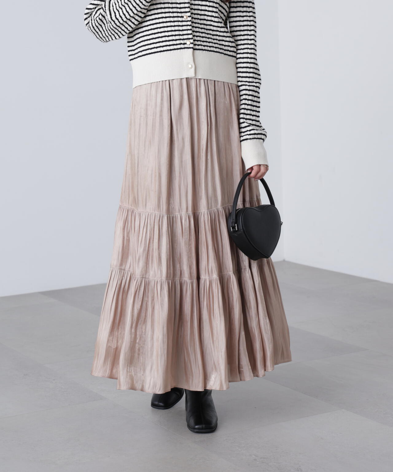 シャイニーティアードスカート