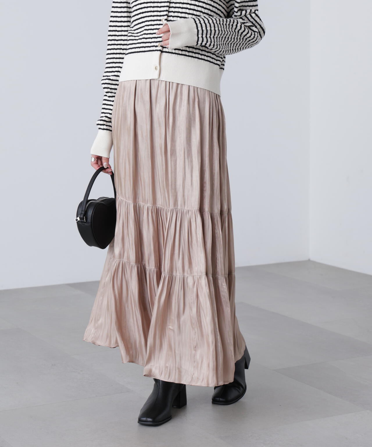 シャイニーティアードスカート