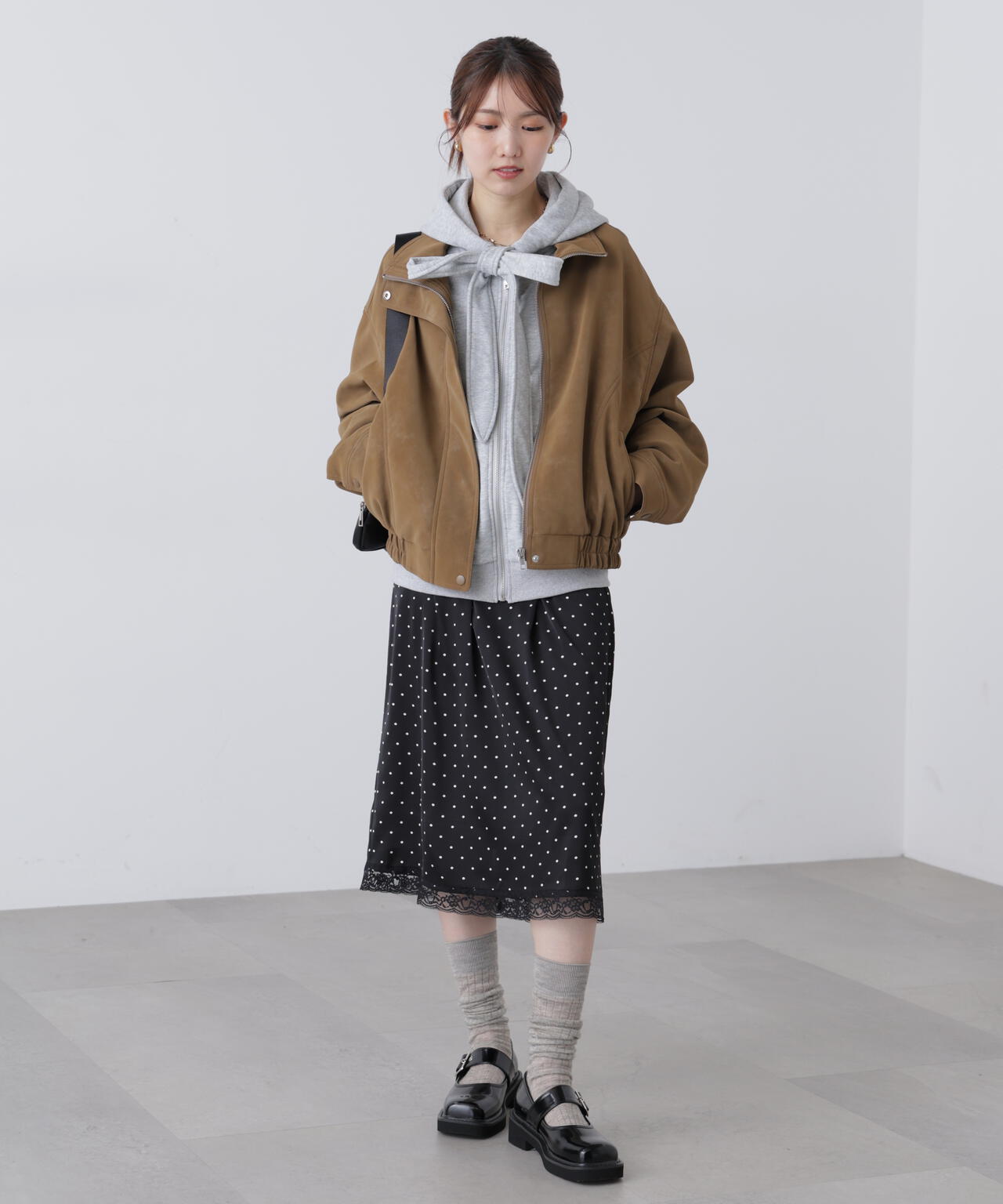 レーストリムサテンミディスカート