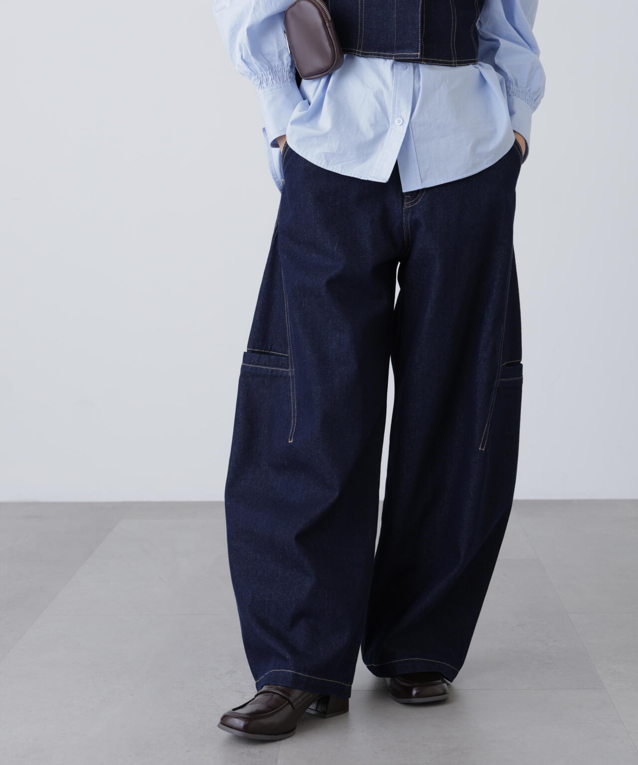 サイドポケットコクーンデニムパンツ