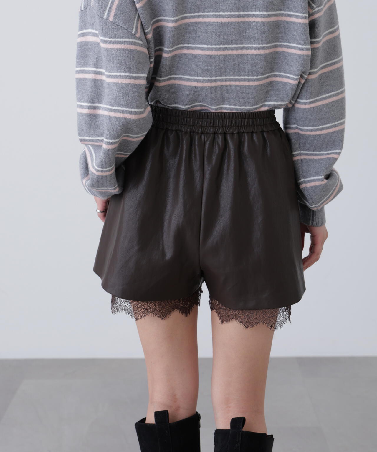 レースレイヤードエコレザーショートパンツ