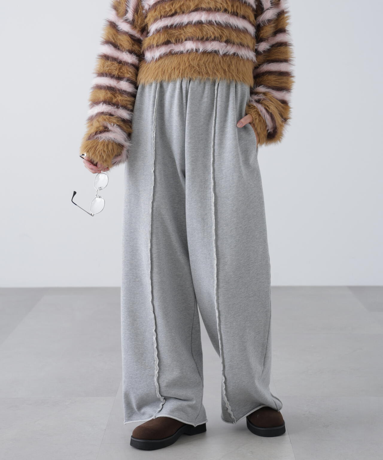 ワイドストレートスウェットパンツ