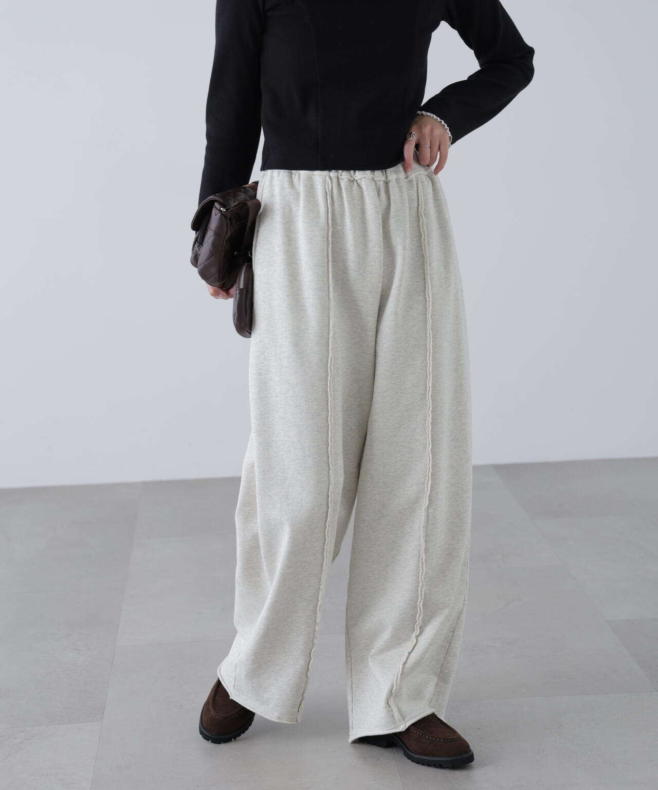 ワイドストレートスウェットパンツ