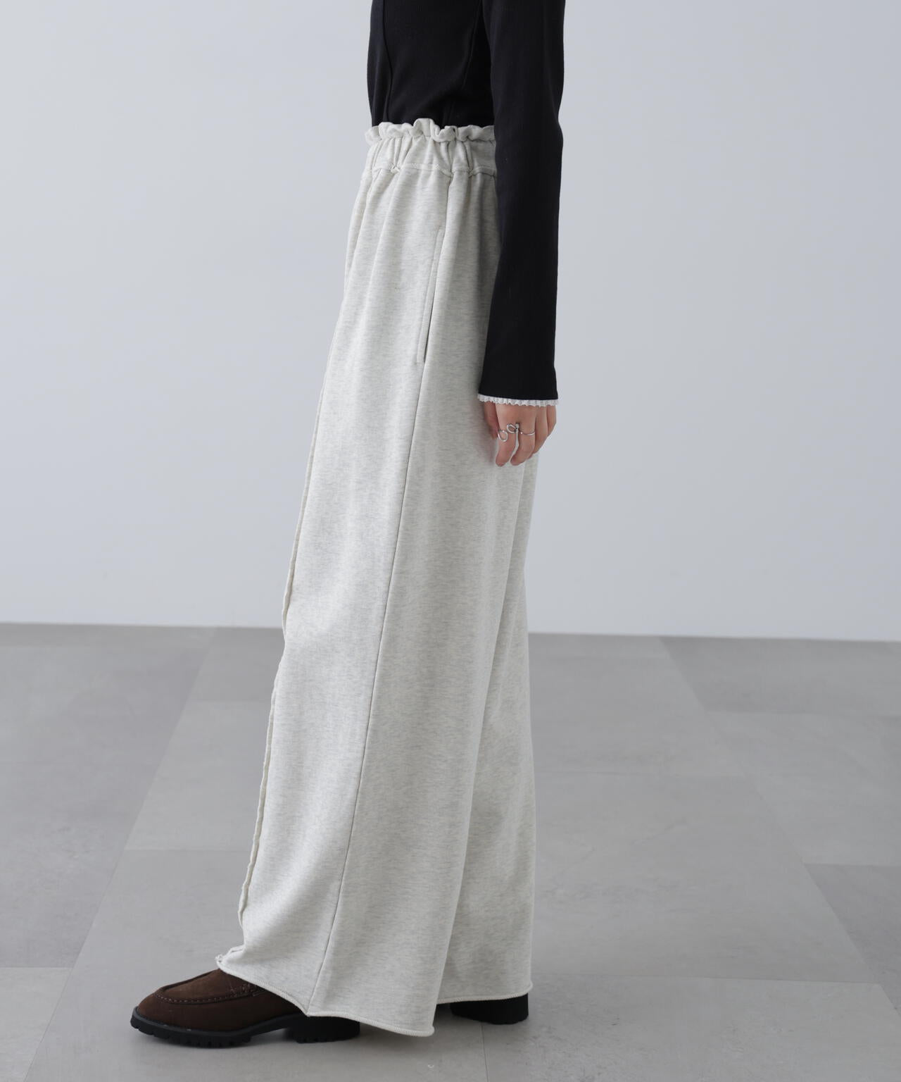 ワイドストレートスウェットパンツ