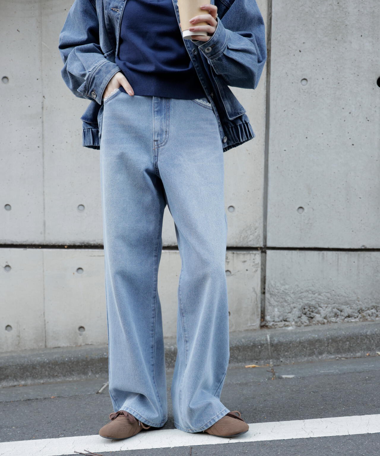 [低身長サイズ/Sシリーズ]レーストリミングワイドストレートデニムパンツ