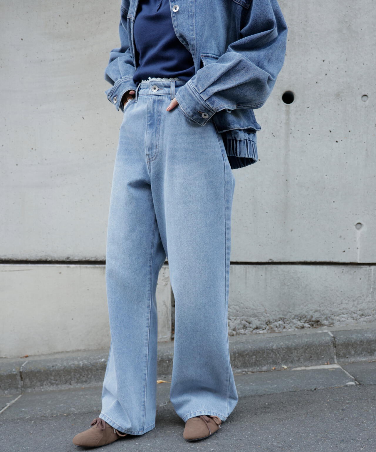 [低身長サイズ/Sシリーズ]レーストリミングワイドストレートデニムパンツ